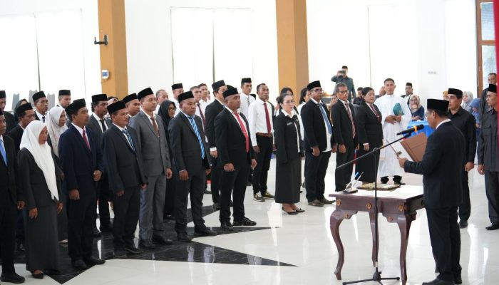 Lantik Puluhan Pejabat, Bupati Haltim: Jalankan Tugas Sebaik Mungkin