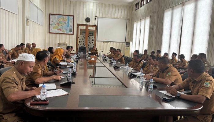 Rapat Bersama Pimpinan OPD yang Baru, Sekda Haltim Tekankan Soal Koordinasi