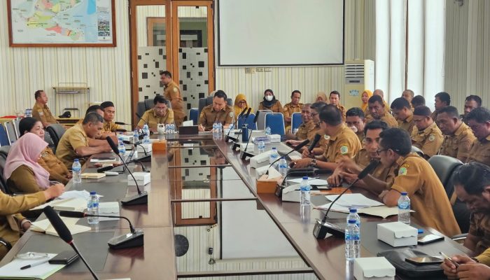 Bupati Haltim Tekankan Transparansi Jelang Pemeriksaan BPK 2025